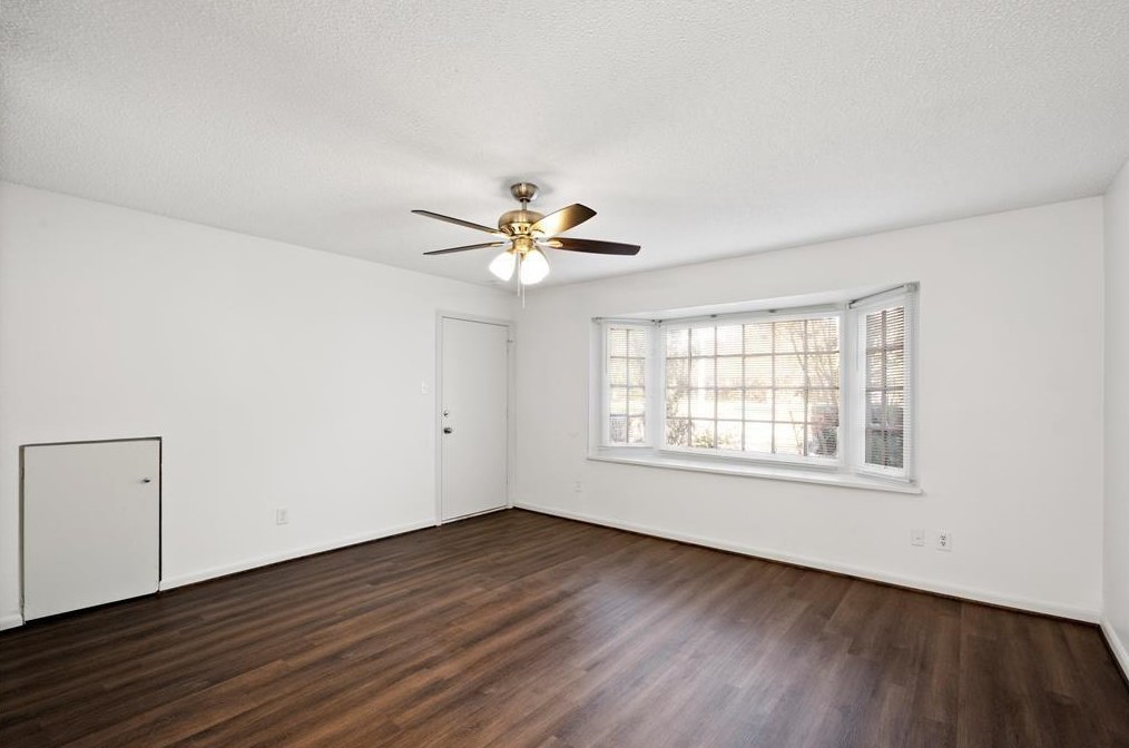 11647 Chimney Rock Rd, Houston TX  77035-2808 exterior
