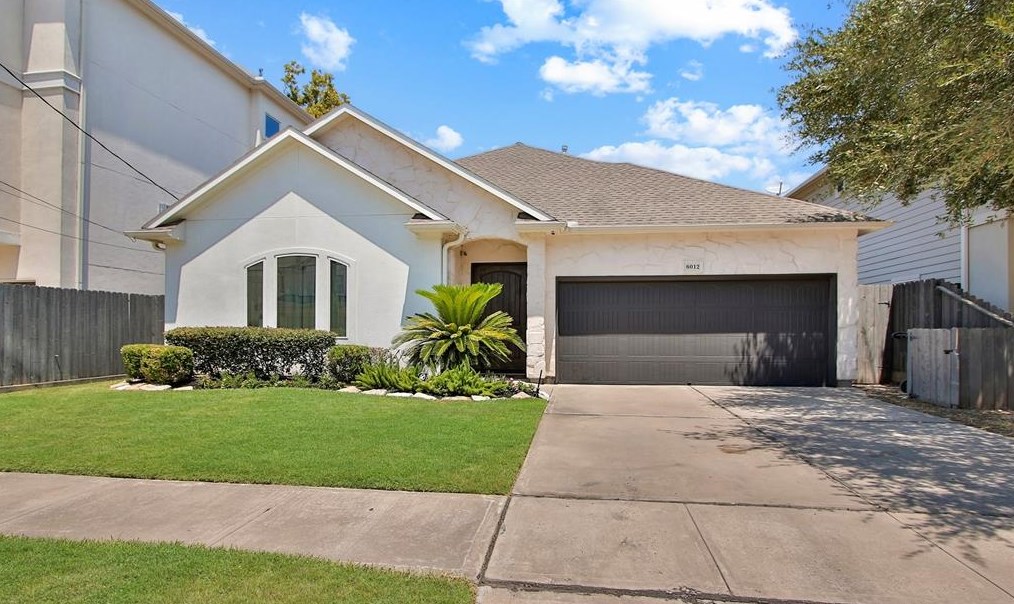 6012 Tyne St, Houston TX  77007-3042 exterior