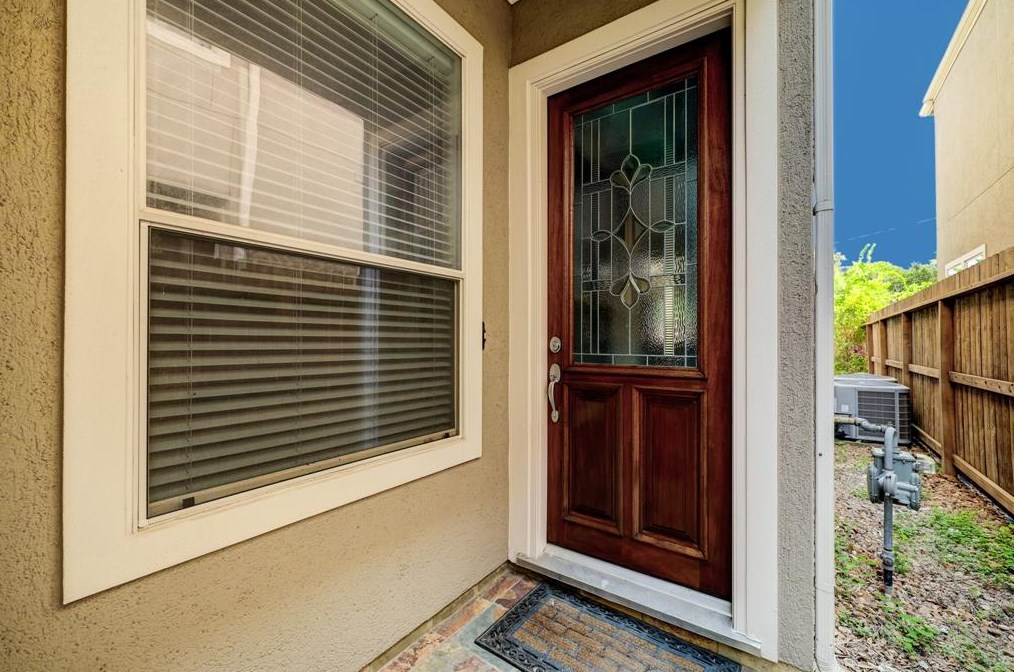5325 Elm St, Houston TX  77081-4105 exterior