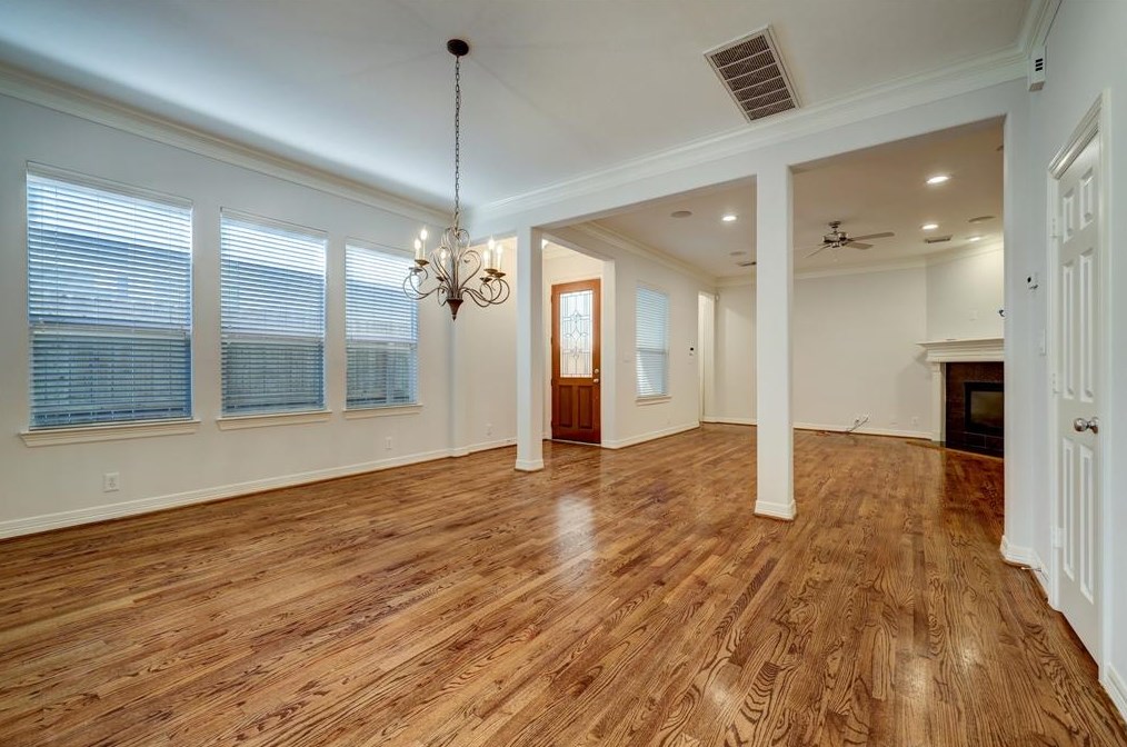5325 Elm St, Houston TX  77081-3701 exterior