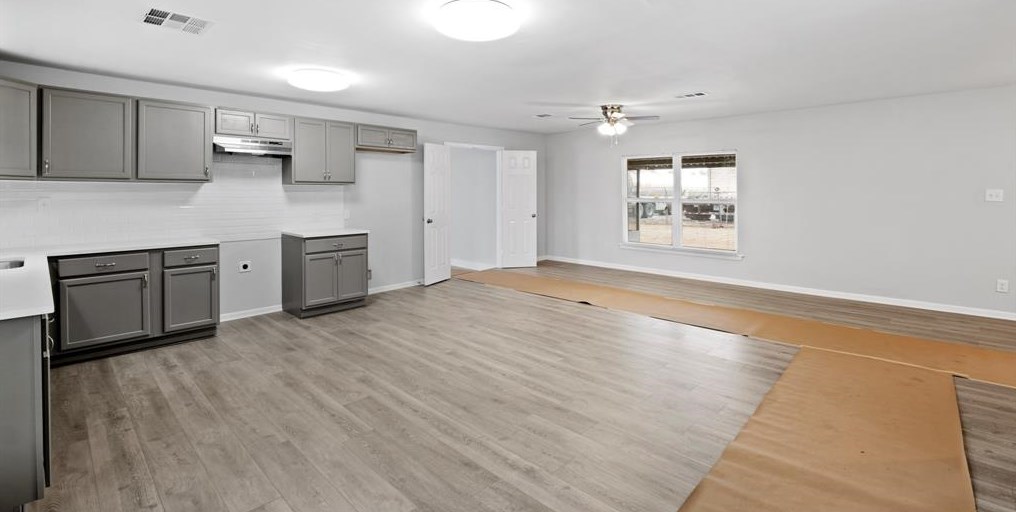 3171 Roe Dr, Houston TX  77087-2354 exterior