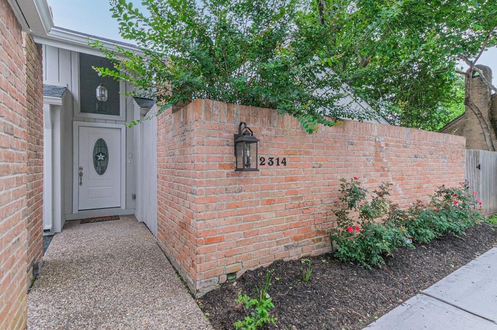 2314 Silver Sage Dr, Houston TX  77077-6508 exterior