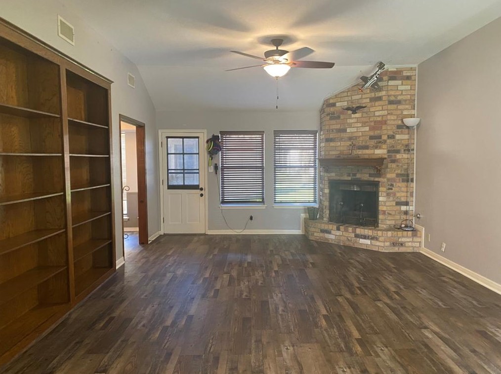 124 Tamarisk Trl, Richwood TX  77566-4102 exterior