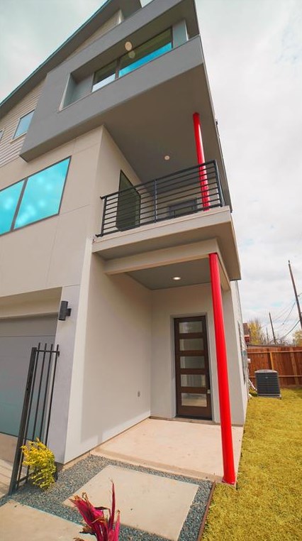 2811 Delano St, Houston TX  77004-1644 exterior