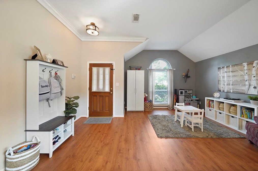 5803 Malcomboro Dr, Houston TX 77041-6582 exterior