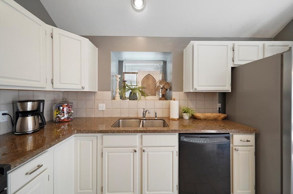 5803 Malcomboro Dr, Houston TX 77041-6582 exterior