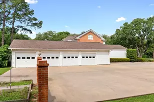 1920 Marguerite St, Bay City, TX 77414 - Photo 35