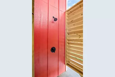 1103 Mabry Street, Gilchrist, TX 77617 - Photo 17