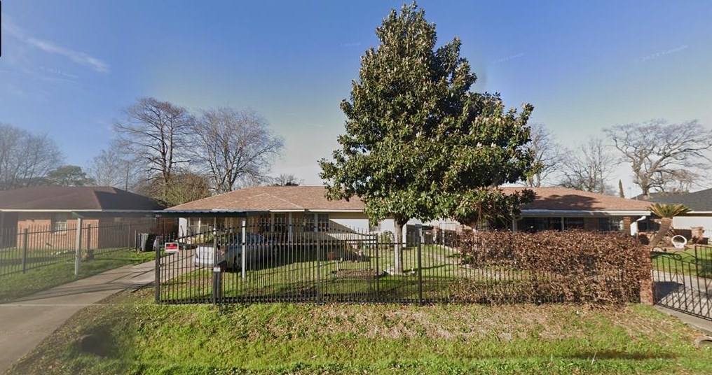 137 Rocky Creek Rd, Houston TX  77076-2015 exterior