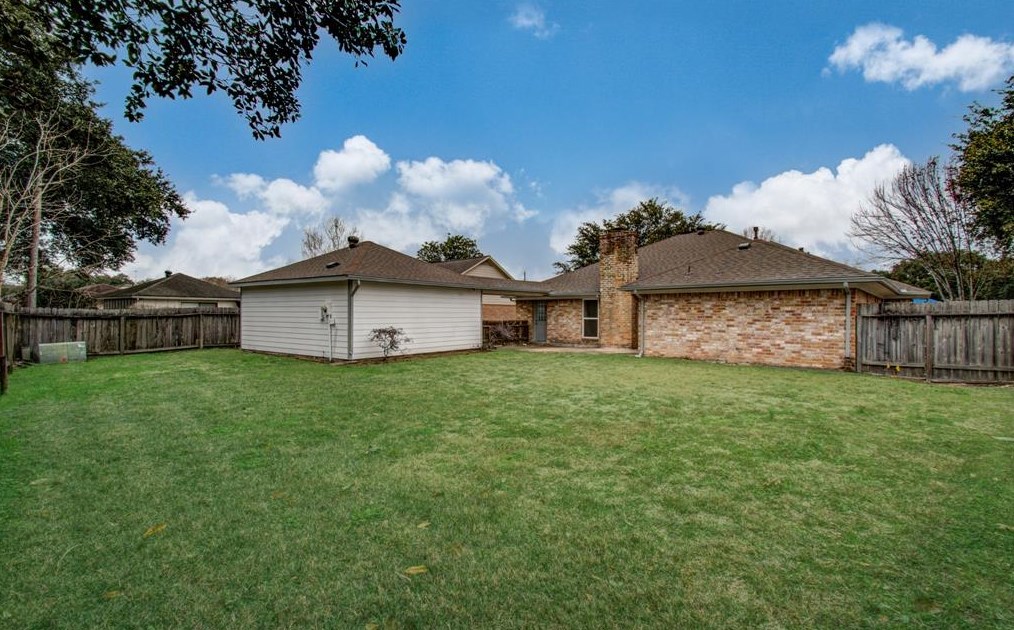 8903 Abbeydale Dr, Houston TX  77031-3002 exterior