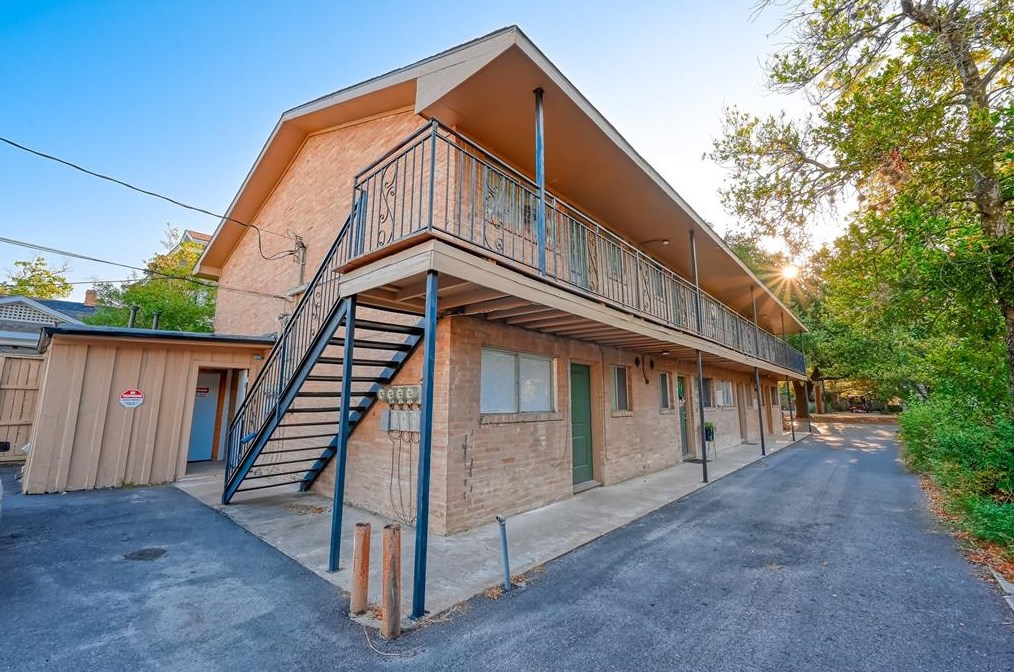 1217 Heights Blvd, Houston TX  77008-6957 exterior