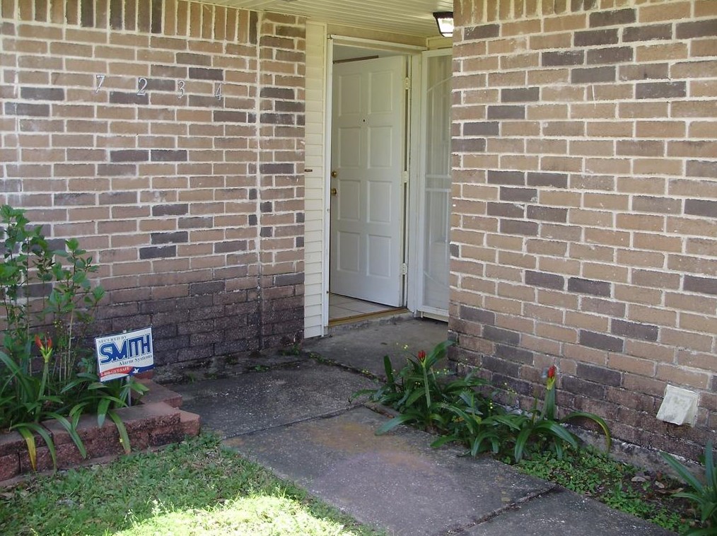 7234 Barton Oaks Dr, Houston TX  77095-1235 exterior