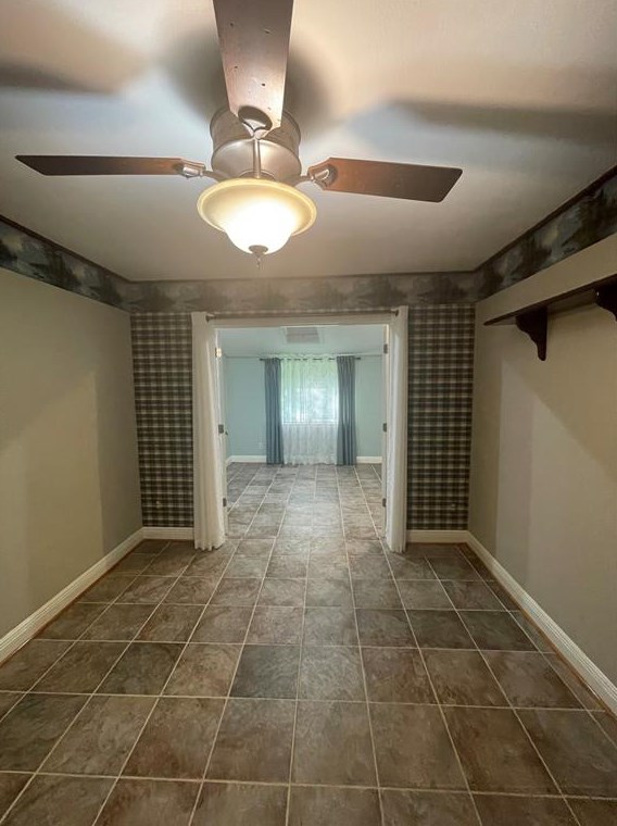 7546 Maple Tree Dr, Houston TX  77088-6842 exterior