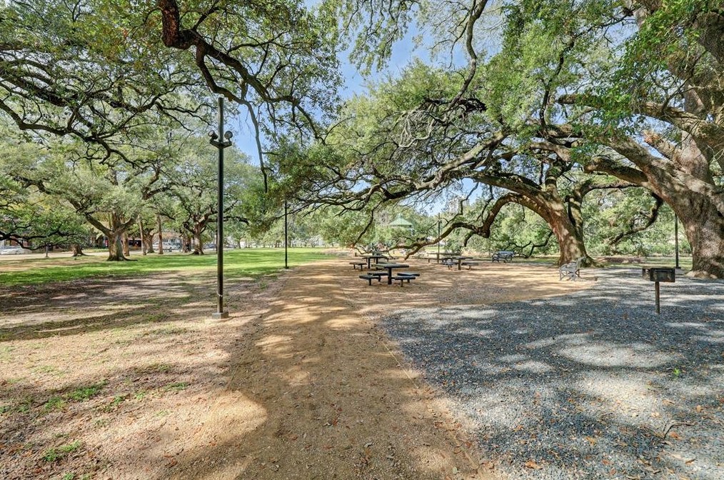 1513 Elgin St, Houston TX  77004-2836 exterior