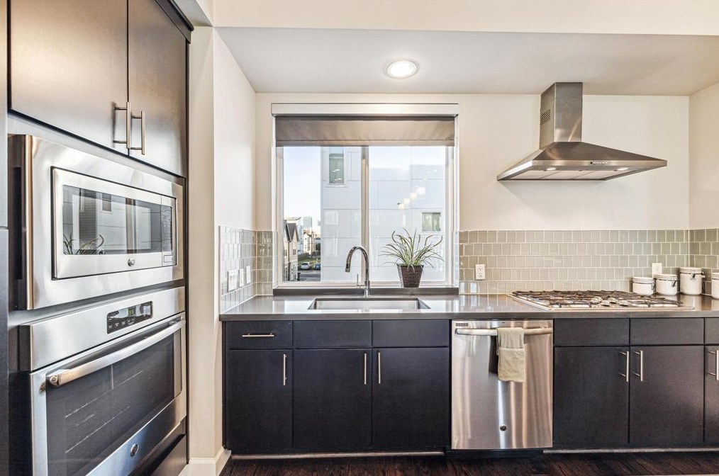 1513 Elgin St, Houston TX  77004-2836 exterior