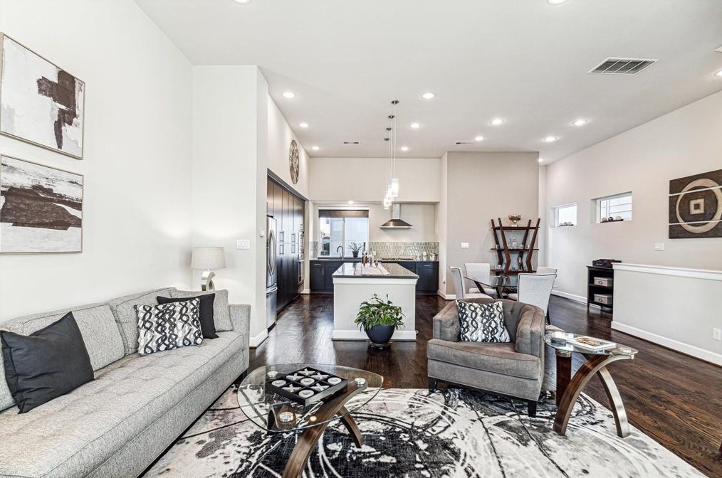 1513 Elgin St, Houston TX  77004-2836 exterior