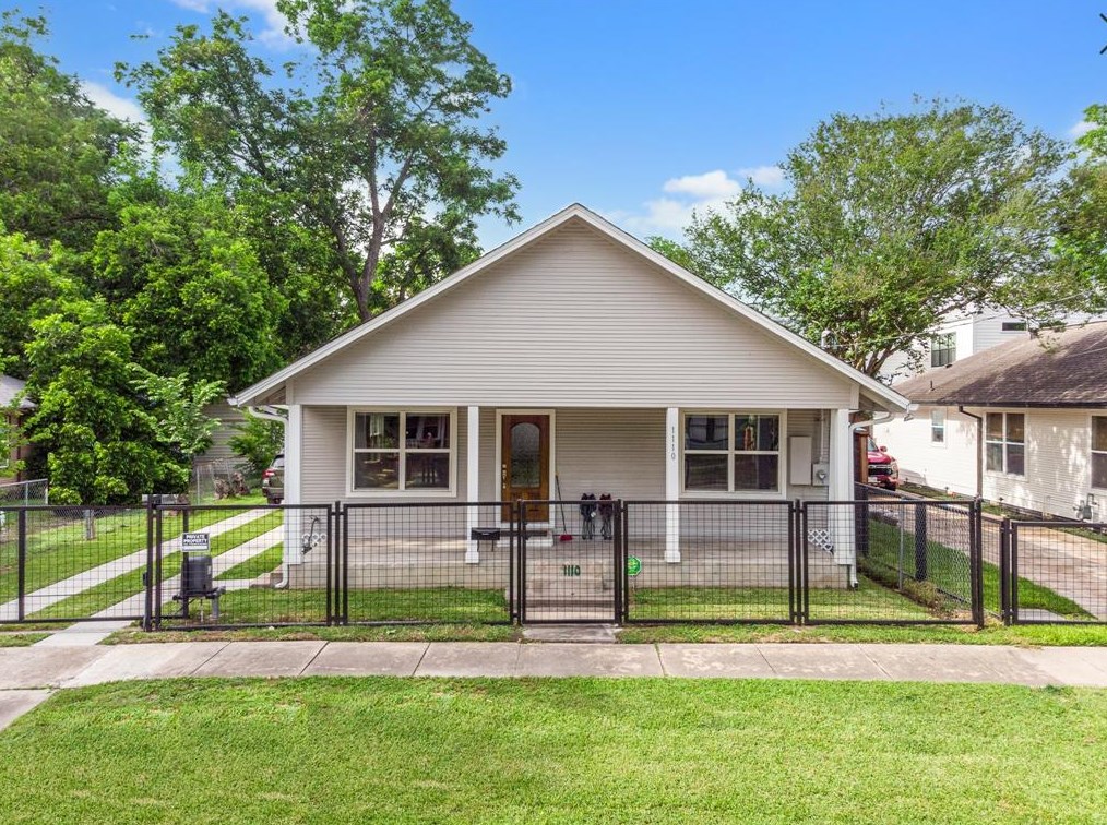 1110 Louise St, Houston TX  77009-2958 exterior