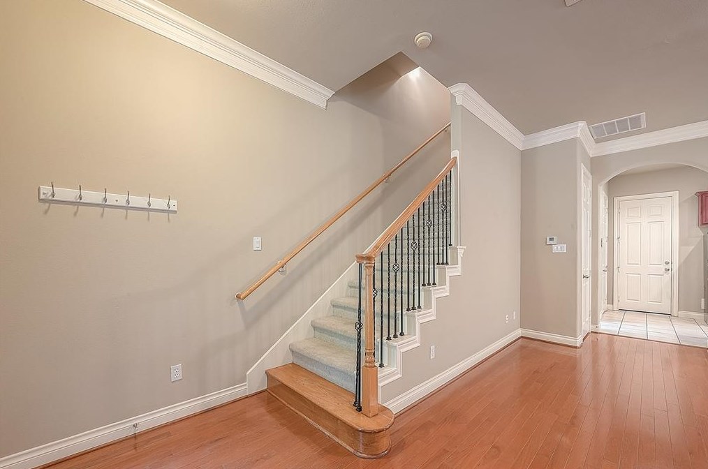 9113 Creekstone Lk Dr, Houston TX  77054-1029 exterior