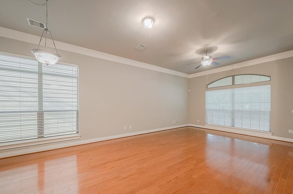 9113 Creekstone Lk Dr, Houston TX  77054-1029 exterior