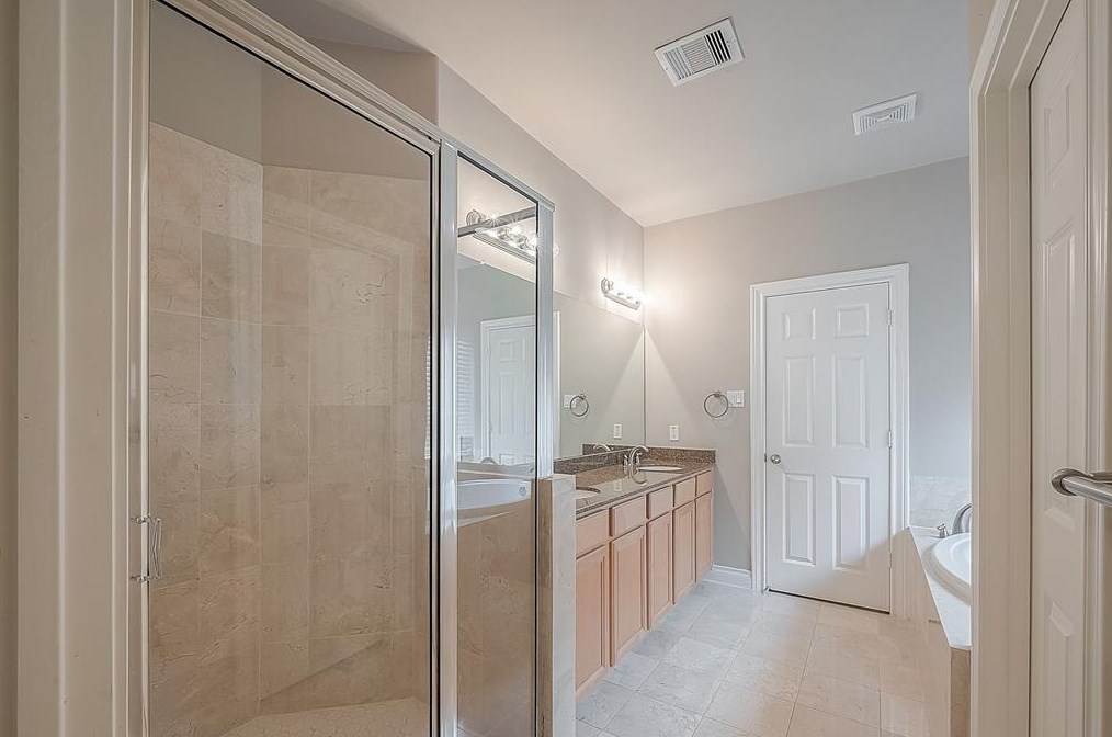 9113 Creekstone Lk Dr, Houston TX  77054-1029 exterior