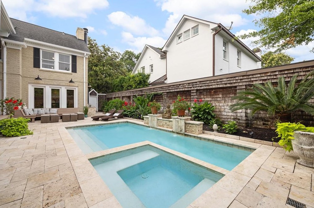 2131 Bolsover St, Houston TX  77005-2623 exterior