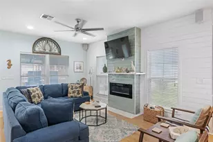 859 Main St, Crystal Beach, TX 77650 - Photo 17