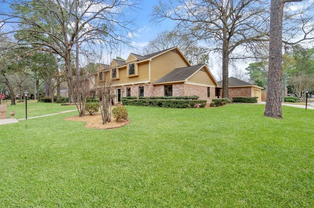 13602 Glen Erica Dr, Houston TX  77069-2717 exterior