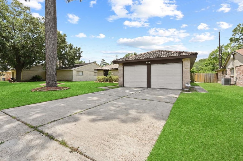 22535 Rockgate Dr, Spring TX  77373-7125 exterior