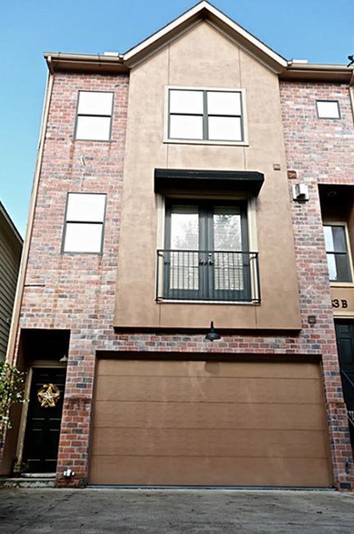 953 Yale St, Houston TX  77008-6994 exterior