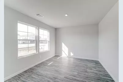 1040 Greenspointe Ave, La Grange, TX 78945 - Photo 5