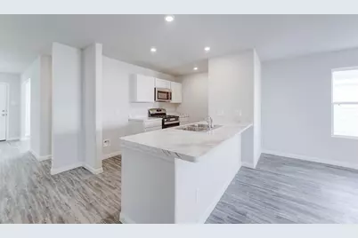 1040 Greenspointe Ave, La Grange, TX 78945 - Photo 3