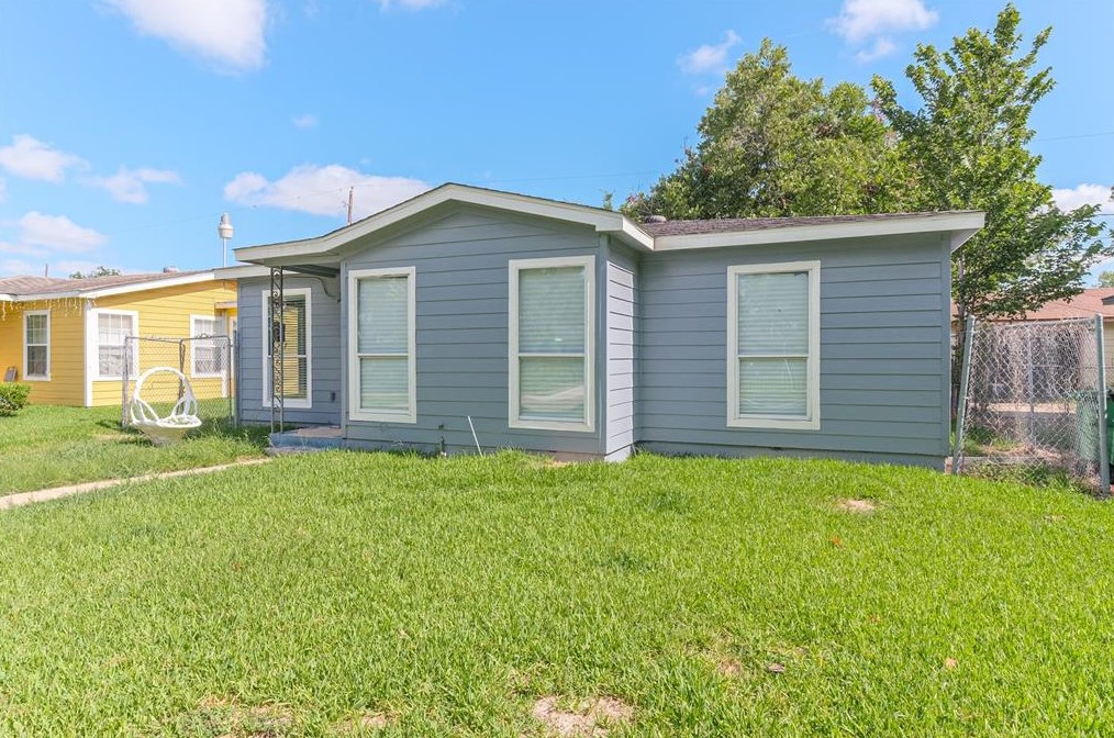 6823 Keller St, Houston TX  77087-2609 exterior