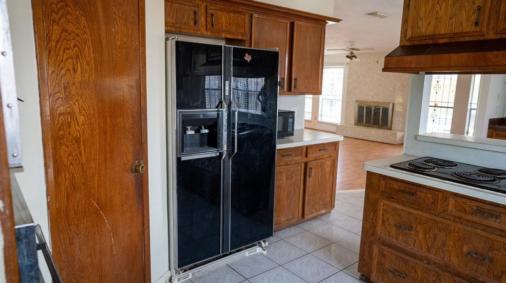 10111 Sagedale Dr, Houston TX  77089-5120 exterior