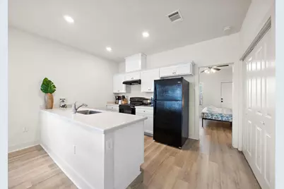 3610 Sealy Street, Galveston, TX 77550 - Photo 9