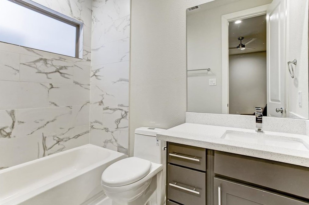 3007 Hicks, Houston TX  77007-3815 exterior