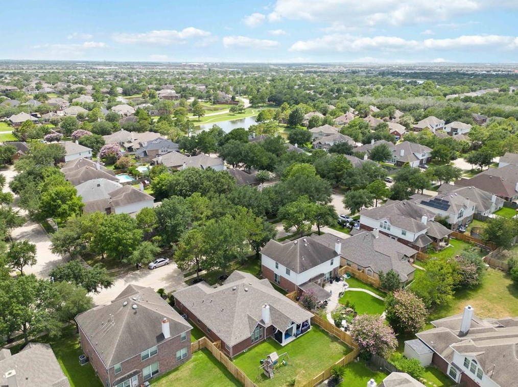 17022 Willow Rnch Dr, Houston TX  77095-5462 exterior