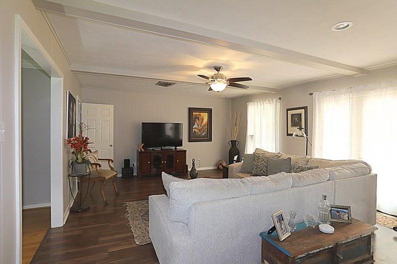 955 Althea Dr, Houston TX  77018-5303 exterior