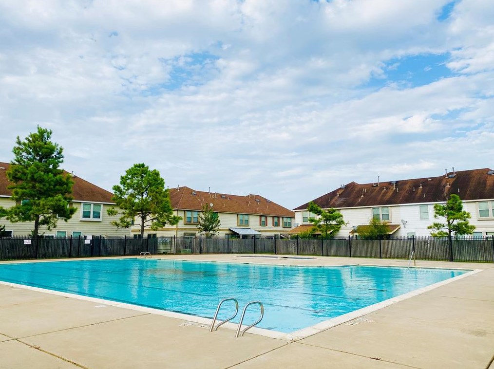 8035 Singing Sonnet Ln, Houston TX  77072-0129 exterior