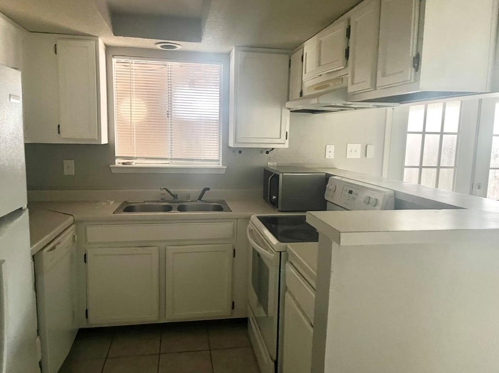 801 Garden Walk Dr, Morgans Point TX  77571-6226 exterior