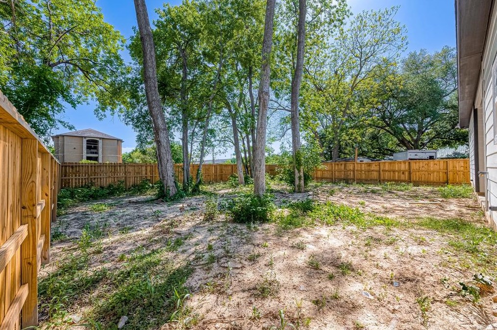 3722 Lynnfield St, Houston TX  77093-9006 exterior