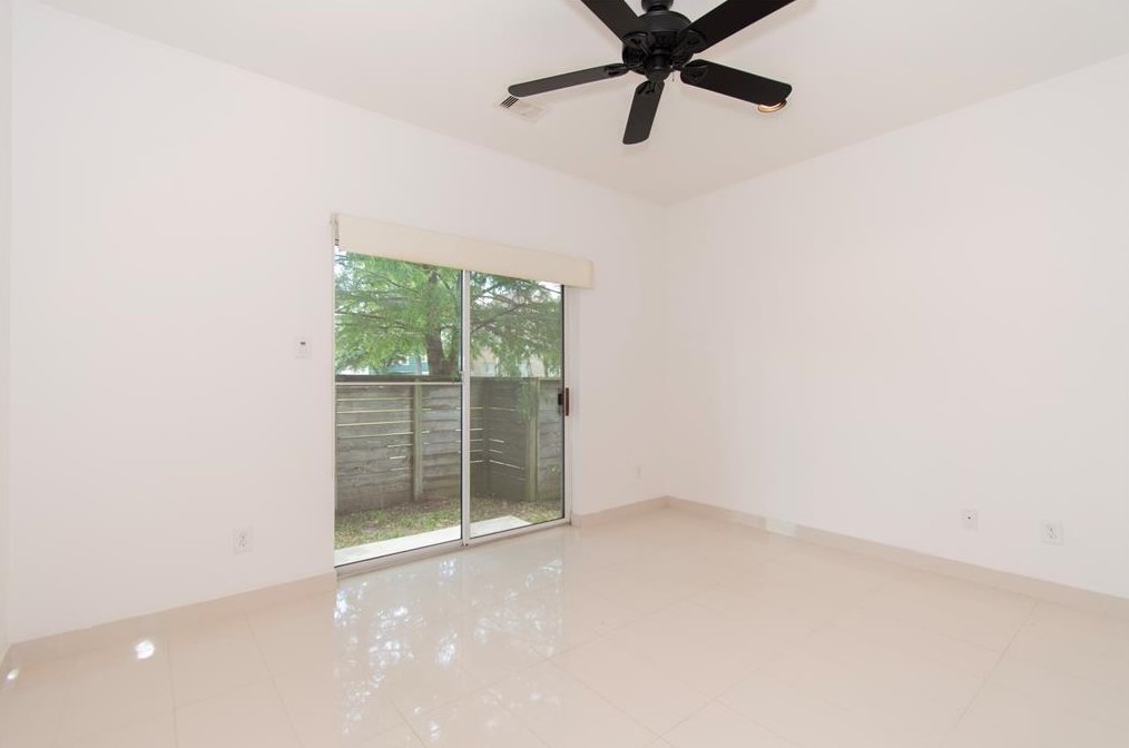 4702 Crawford St, Houston TX  77004-5031 exterior