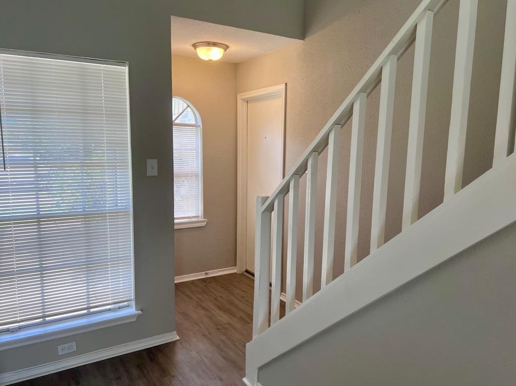 5610 Gineridge Dr, Houston TX  77053-3562 exterior