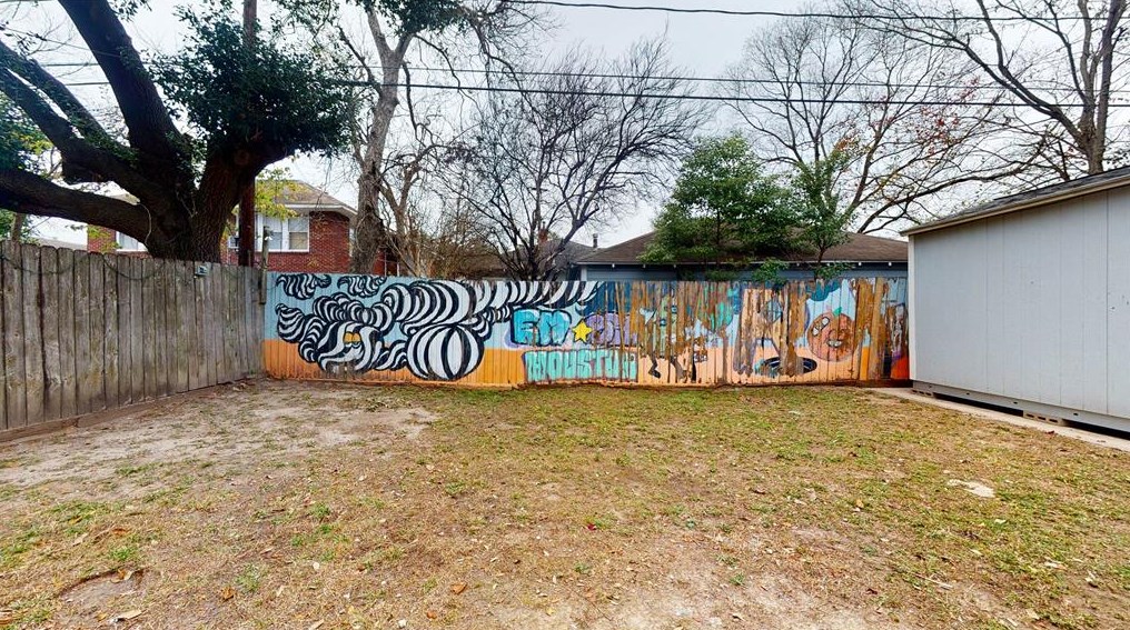 4117 Polk St, Houston TX  77023-1725 exterior