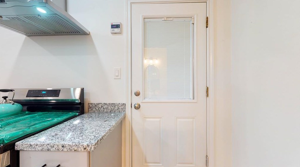 4117 Polk St, Houston TX  77023-1725 exterior
