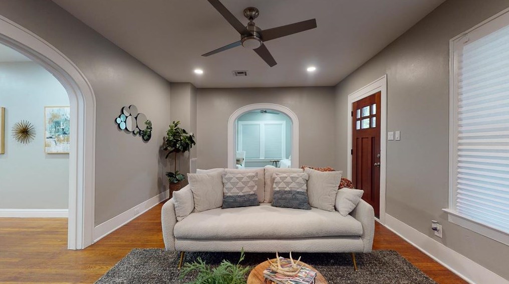 4117 Polk St, Houston TX  77023-1725 exterior