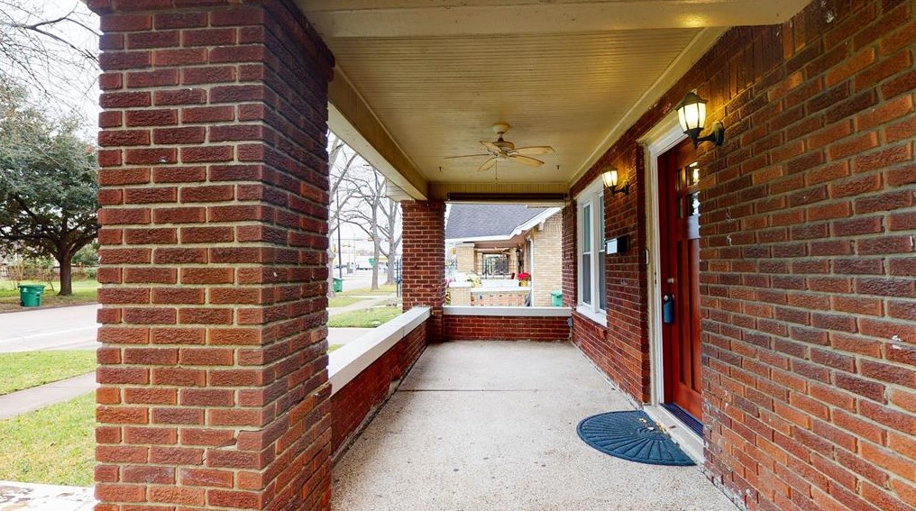 4117 Polk St, Houston TX  77023-1729 exterior