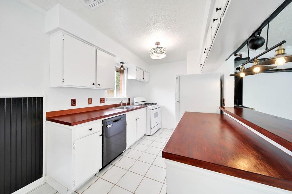 11779 Evelyn Cir, Houston TX  77071-3401 exterior