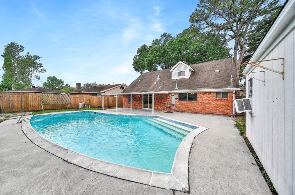 11779 Evelyn Cir, Houston TX  77071-3401 exterior