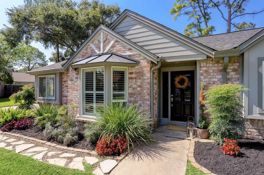 12527 Deep Spring Ln, Houston TX  77077-2911 exterior