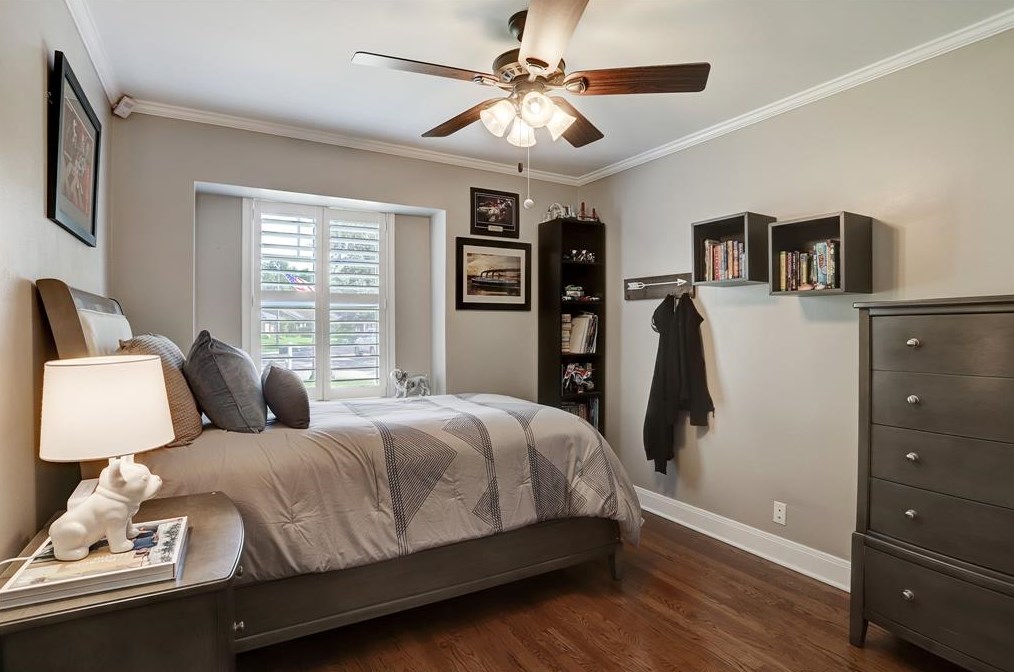 12527 Deep Spg Ln, Houston TX  77077-2926 exterior